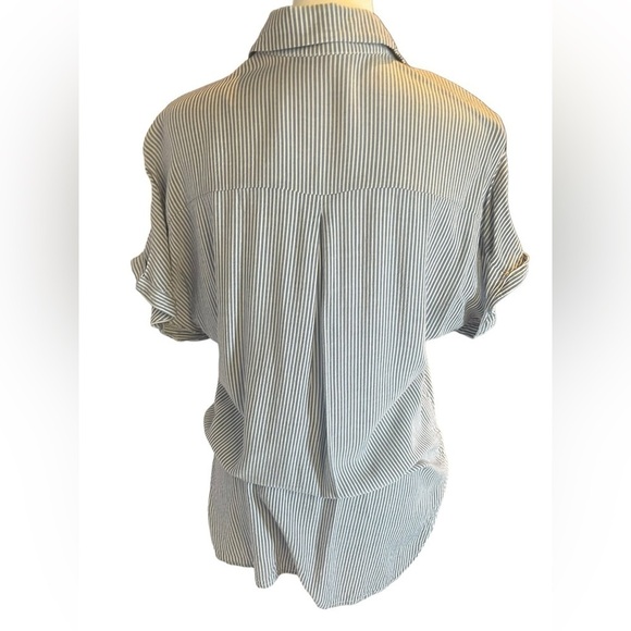 BCBGeneration Short Sleeve Button Down in Gray and White Stripes Size S - Picture 3 of 6